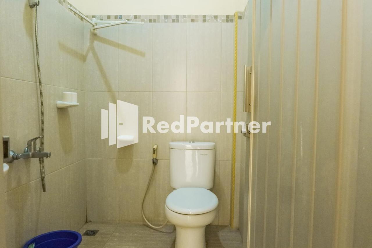 Grand Kembar Hotel RedPartner Bandung Exterior foto