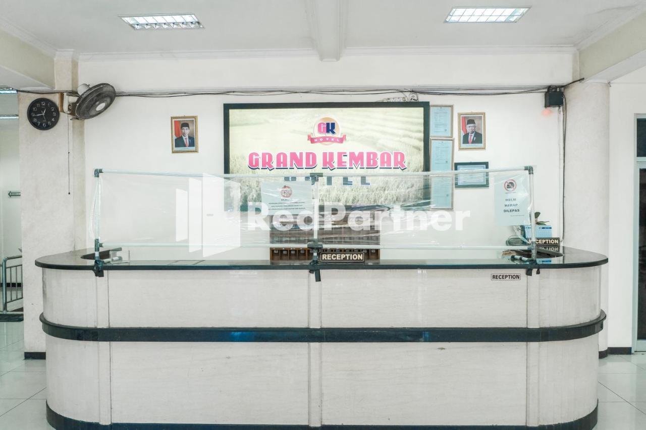 Grand Kembar Hotel RedPartner Bandung Exterior foto